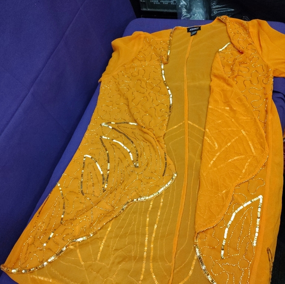 Ashro 3 Piece Set with Embellishments - Picture 11 of 11